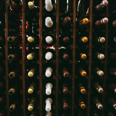 酒典漫談_存酒學問_如何根據葡萄酒類型選擇合適的存酒方式？001